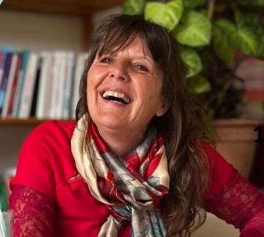 Portrait de Sandrina Perrin, fondatrice de La Fabrique PEPPS